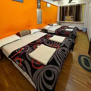  Hotel The Golden